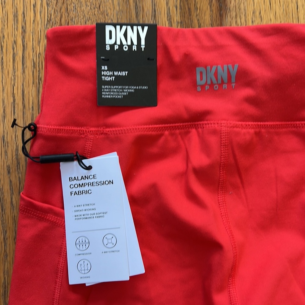 NWT DNKY Sport high waist balance compression tight in Coral